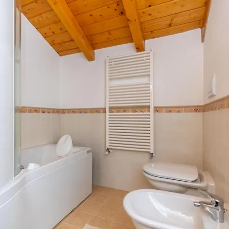 La Casa Di Elvira-mansarda * Alleghe